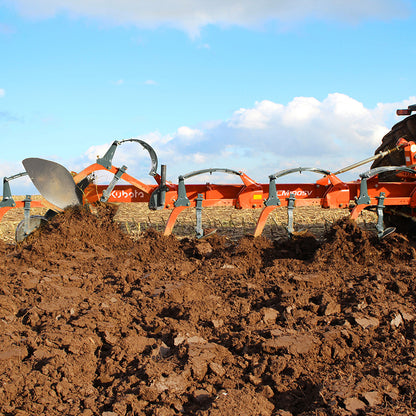Kubota CM1005V Plow