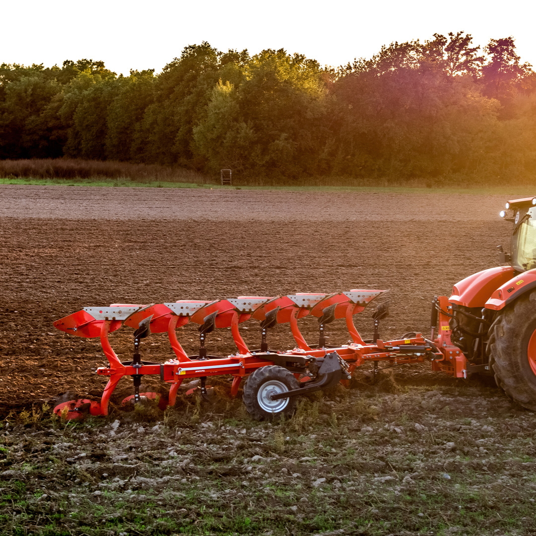 Kubota RM4005V Plow